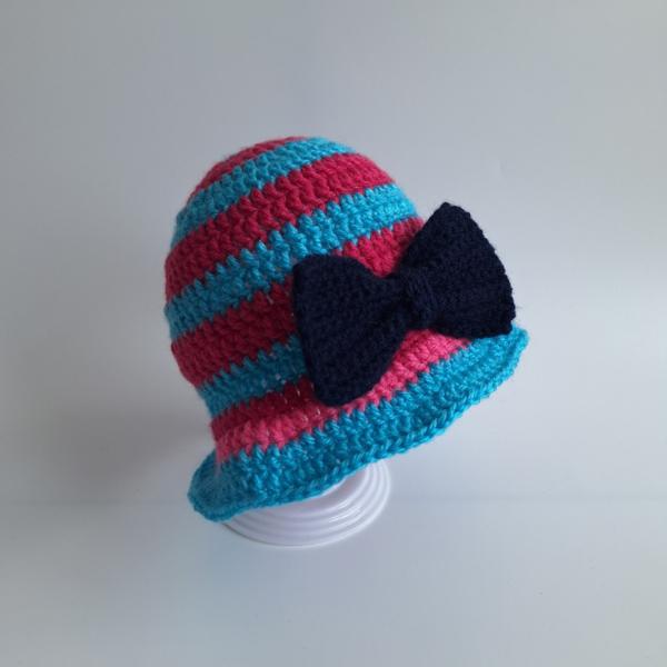 Gehaakt baby zonnehoedje 'Roze en blauw met strik'