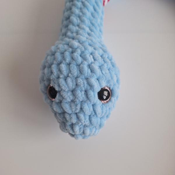 Gehaakte knuffel slang | Lichtblauw, knalroze en wit