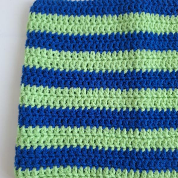 Gehaakte muts | Kobaltblauw en lichtgroen