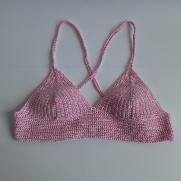 Gehaakt topje 'Wit en lichtroze gemêleerd'