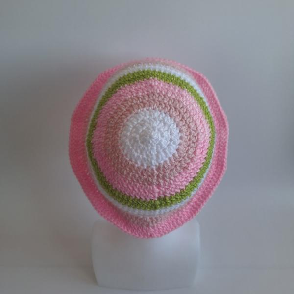 Gehaakte bucket hat 'Wit, roze en groen'