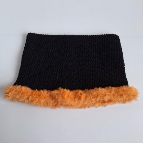 Gehaakte muts met imitatiebont | Zwart en oranje