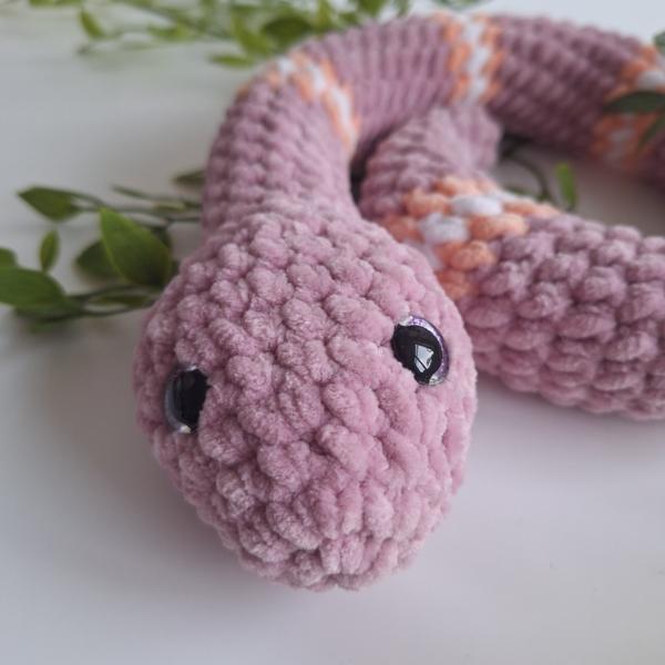 Gehaakte knuffel slang | Lila, perzikoranje en wit