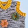 Thumbnail for Gehaakt baby vestje | Beige en geel met lichtroze, groene en oranje bloemen