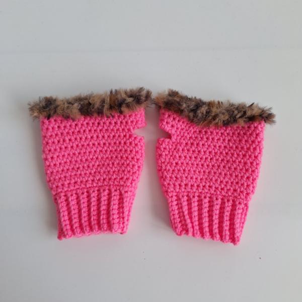 Gehaakte handschoenen - gehaakte vingerloze handschoenen | Neon roze en bruin gemêleerd