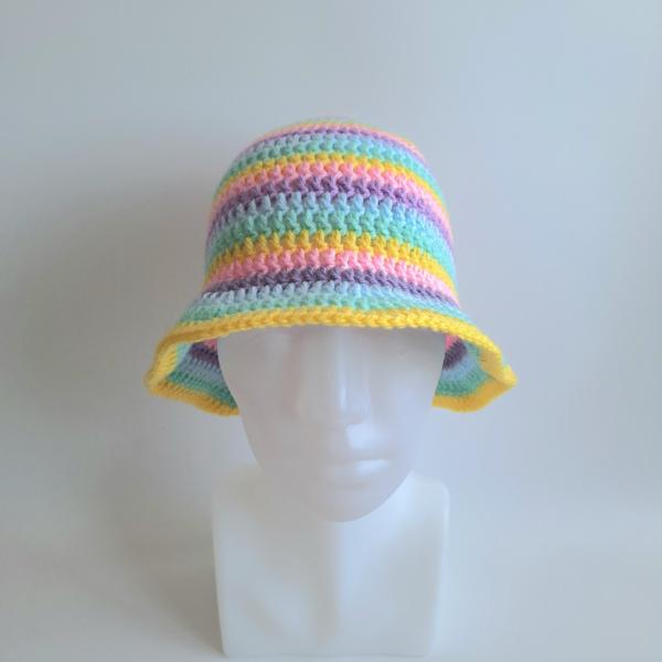 Gehaakte bucket hat | Pastel regenboog