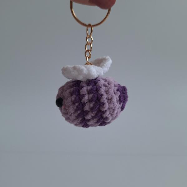 Gehaakte sleutelhanger 'Lavendel bij'