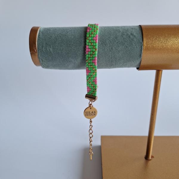 Geweven kralen armband | Groen en roze zigzag