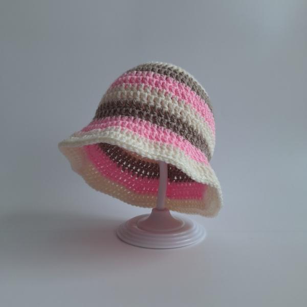 Gehaakt baby zonnehoedje 'Roze, crème en beige'