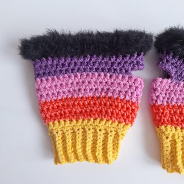 Gehaakte handschoenen - gehaakte vingerloze handschoenen | Geel, koraaloranje, lavendel, paars en zwart