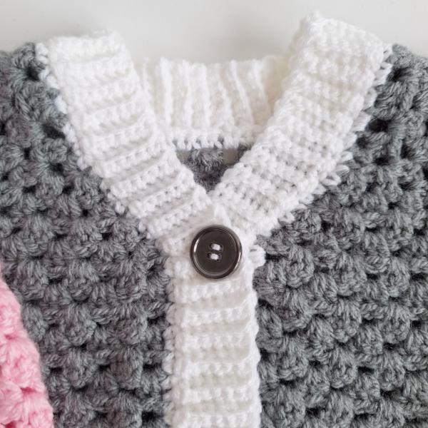 Gehaakt baby vestje | Roze, grijs en wit