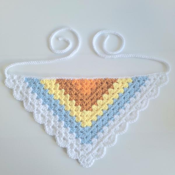 Gehaakte bandana | Oranje, pastel geel, lichtblauw en wit