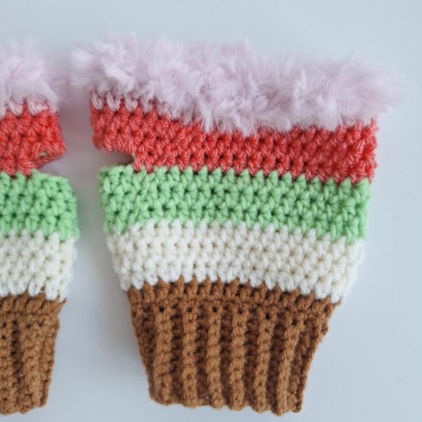 Gehaakte handschoenen - gehaakte vingerloze handschoenen | Karamelbruin, crème, lichtgroen, koraaloranje en lichtroze