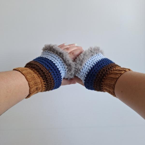 Gehaakte handschoenen - gehaakte vingerloze handschoenen | Karamel bruin, donkerbruin, donkerblauw, lichtblauw en lichtgrijs