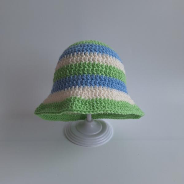 Gehaakt baby zonnehoedje 'Groen, blauw en crème'