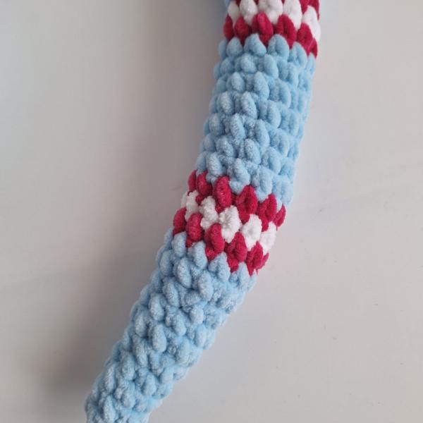 Gehaakte knuffel slang | Lichtblauw, knalroze en wit