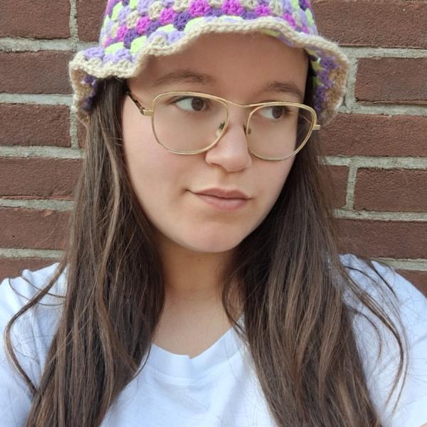 Gehaakte bucket hat 'Druif'
