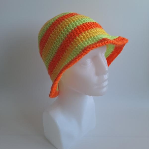 Gehaakte bucket hat 'Groen, oranje en geel'