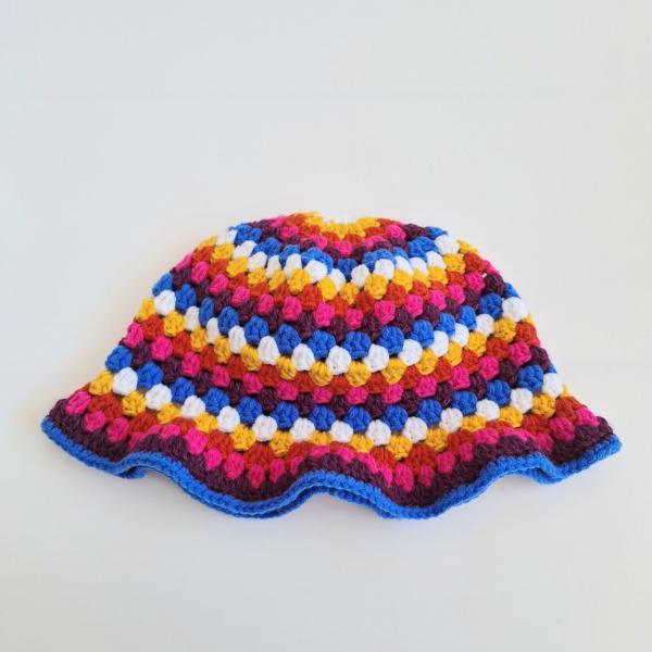 Gehaakte bucket hat | Wit, geel, rood, knalroze, aubergine paars en kobaltblauw