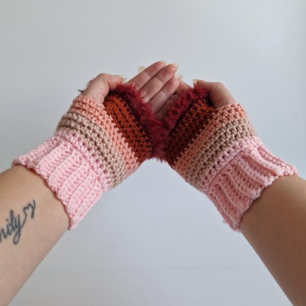 Gehaakte handschoenen - gehaakte vingerloze handschoenen | Lichtroze, poeder roze, koraaloranje, roestbruin en wijnrood