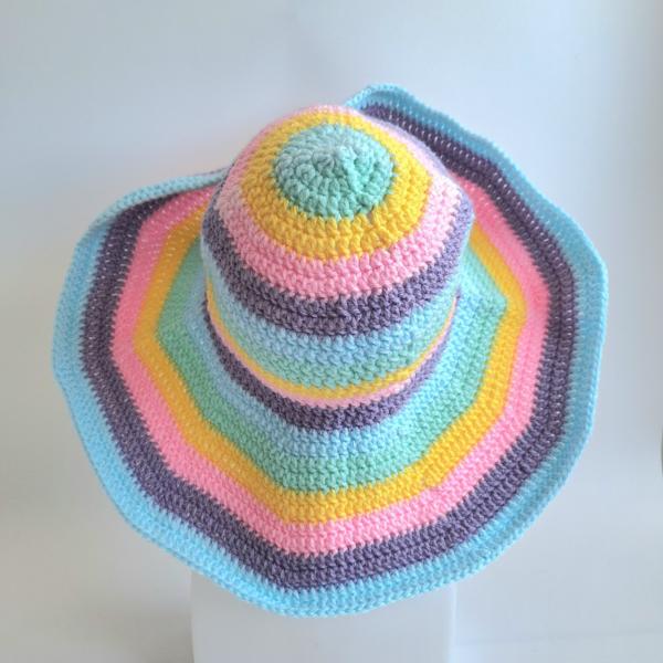 Gehaakte zonnehoed | Pastel regenboog