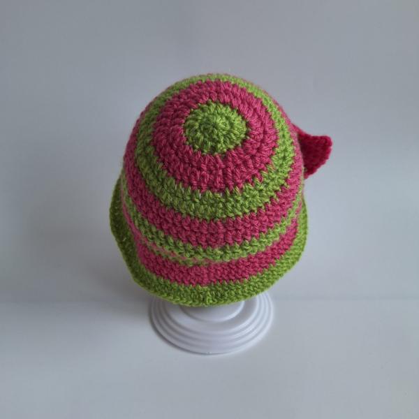 Gehaakt baby zonnehoedje 'Roze en groen met strikje'