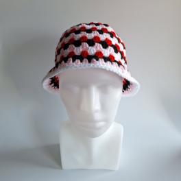 Gehaakte bucket hat | Rood, wit, roze en zwart