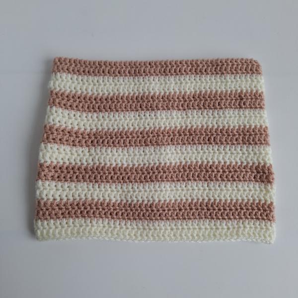 Gehaakte muts | Crème en poeder roze