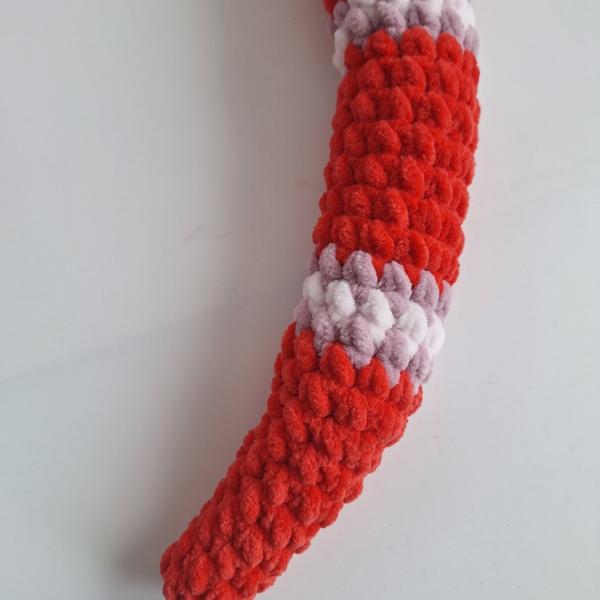 Gehaakte knuffel slang | Rood, lila en lichtroze