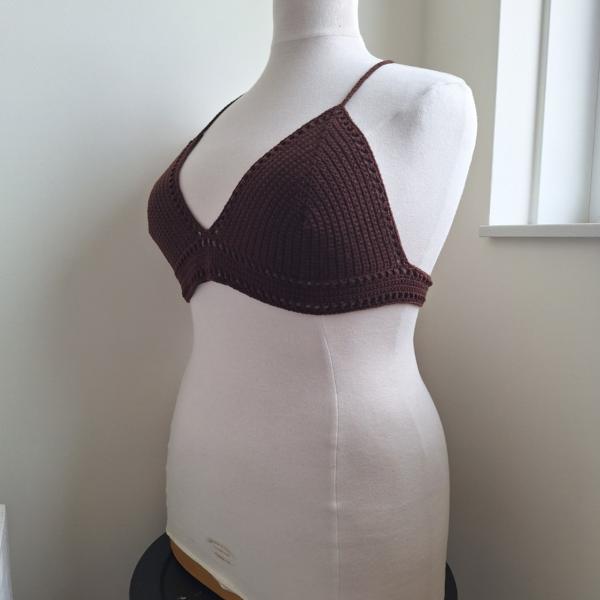 Gehaakt topje 'Boho top koffie'