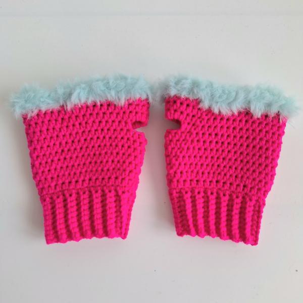 Gehaakte handschoenen - gehaakte vingerloze handschoenen | Knalroze en lichtblauw