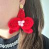 Thumbnail for Gehaakte oorbellen | Rood en lichtroze orchidee bloem