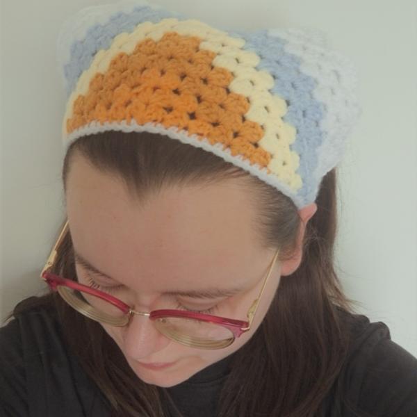 Gehaakte bandana | Oranje, pastel geel, lichtblauw en wit