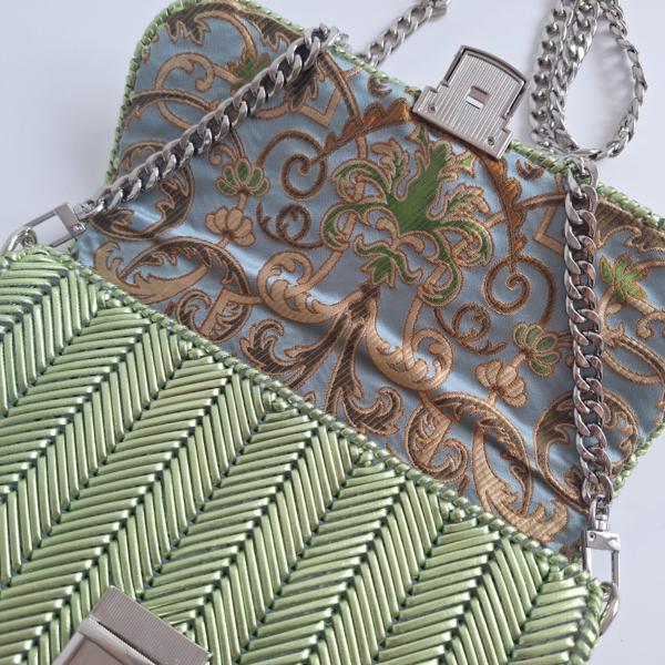 Geweven crossbody tas | Metallic groen en zilver