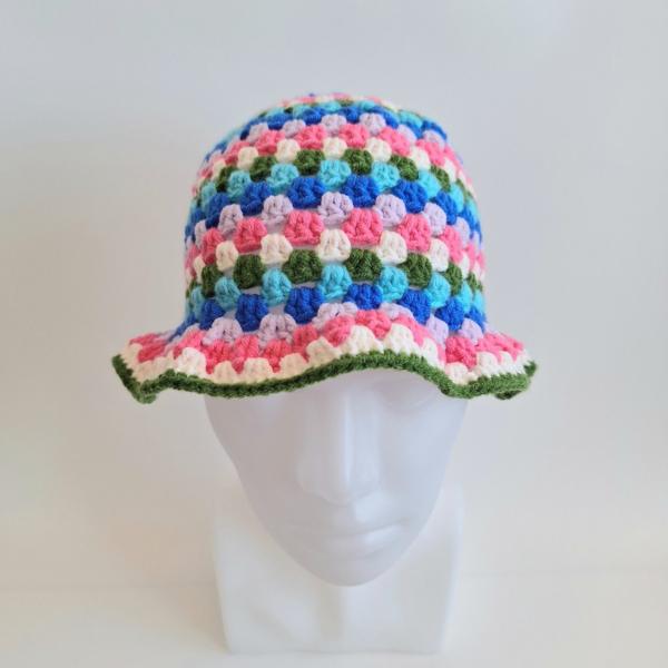 Gehaakte bucket hat | Turquoise, kobaltblauw, lila, knalroze, crème en donkergroen