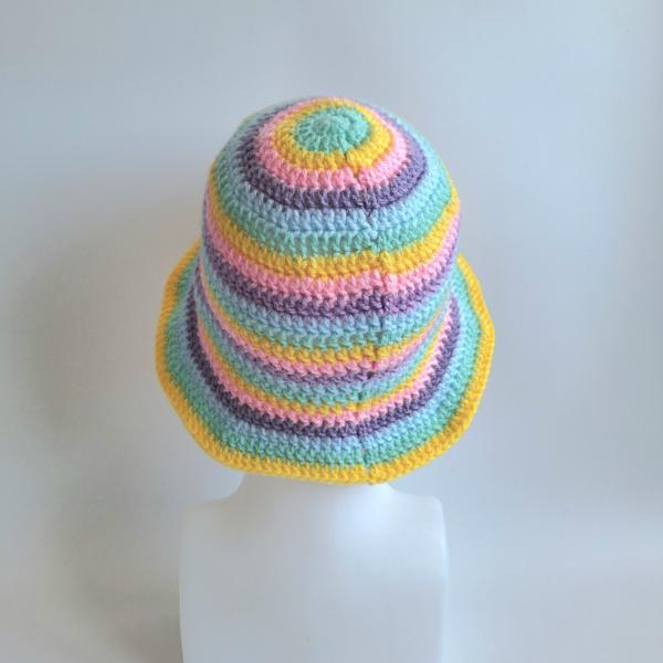 Gehaakte bucket hat | Pastel regenboog