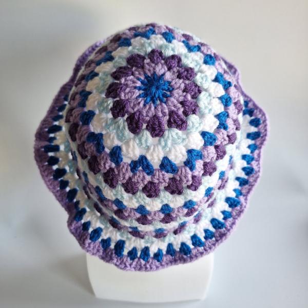 Gehaakte bucket hat | Blauwe bes