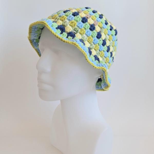 Gehaakte bucket hat | Donkergroen, geel, donkerblauw, mintgroen, lichtblauw, limegroen en beige