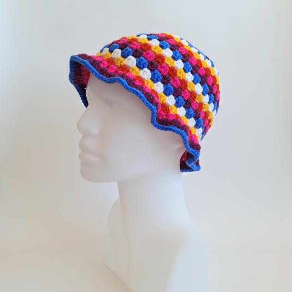 Gehaakte bucket hat | Wit, geel, rood, knalroze, aubergine paars en kobaltblauw