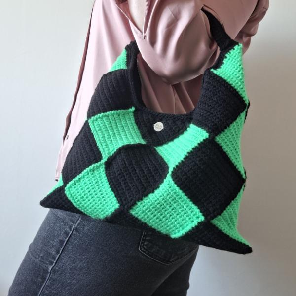 Gehaakte checker handtas 'Zwart en neon groen'