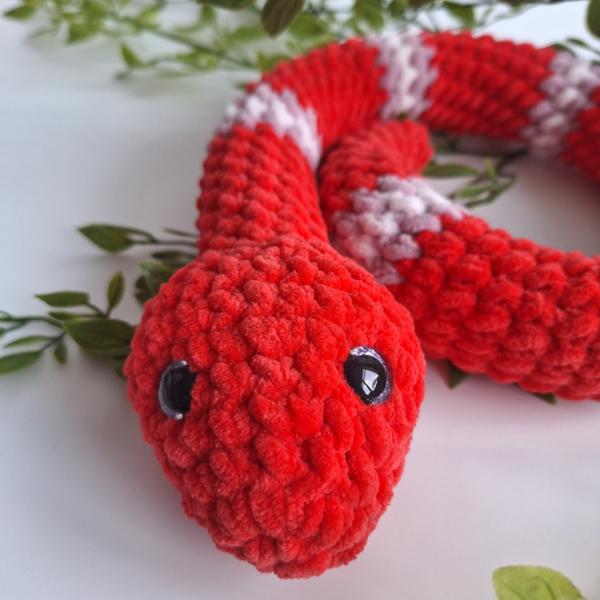 Gehaakte knuffel slang | Rood, lila en lichtroze