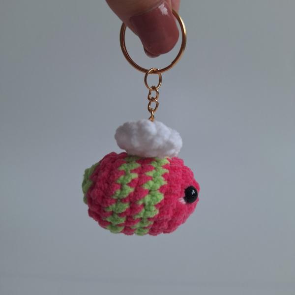 Gehaakte sleutelhanger 'Watermeloen bij'