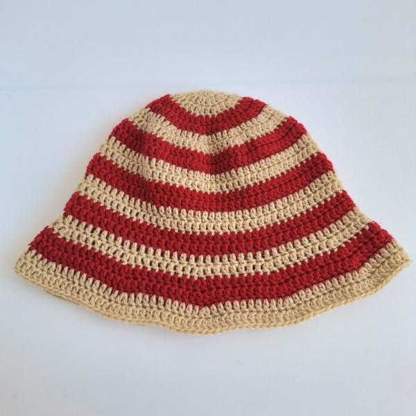 Gehaakte bucket hat | Beige en rood