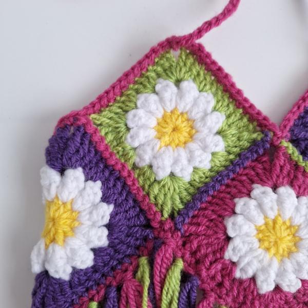 Gehaakt baby topje | Madeliefjes, roze, groen en paars