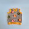 Thumbnail for Gehaakt baby vestje | Beige en geel met lichtroze, groene en oranje bloemen