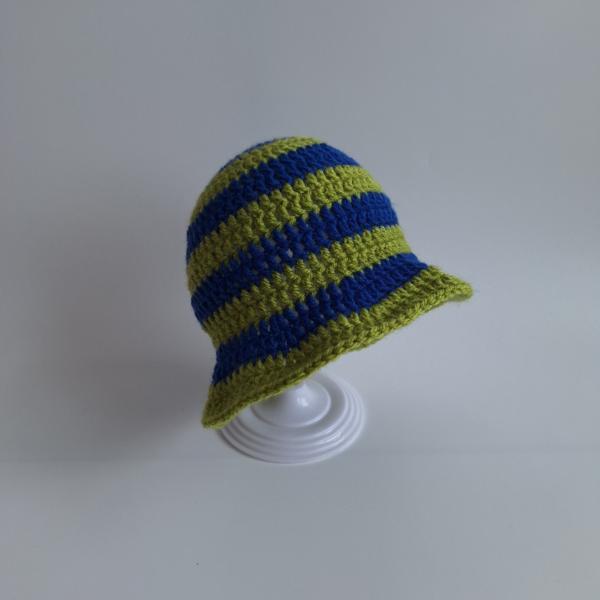 Gehaakt baby zonnehoedje 'Groen en blauw'