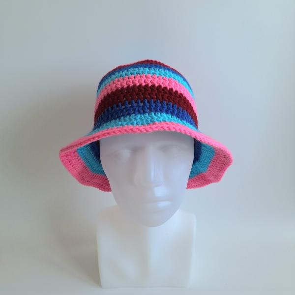 Gehaakte bucket hat | Donkerblauw, turquoise, roze en rood