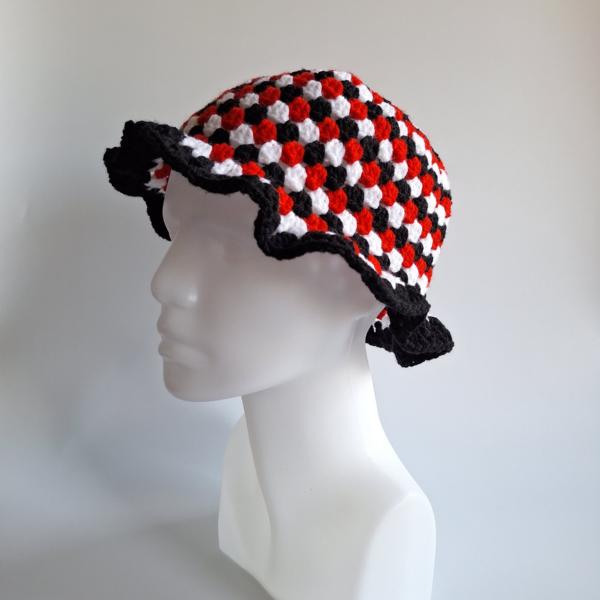 Gehaakte bucket hat | Rood, zwart en wit