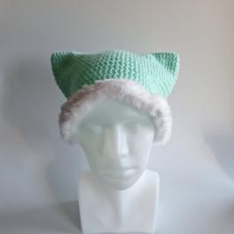 Gehaakte muts met imitatiebont | Mint en wit