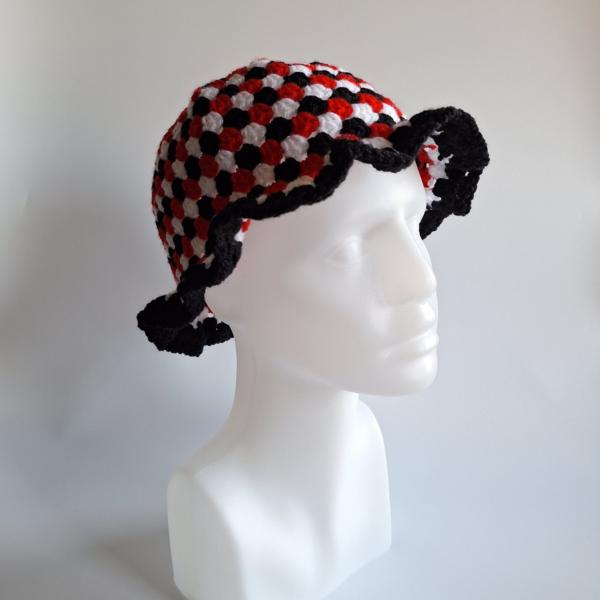Gehaakte bucket hat | Rood, zwart en wit